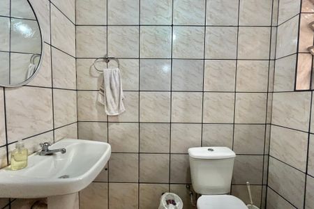 Casa para alugar com 136m², 2 quartos e 3 vagas Casa para alugar com 136m², 2 quartos e 3 vagasBanheiro de serviço