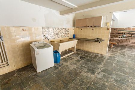 Casa à venda com 500m², 4 quartos e 4 vagas Casa à venda com 500m², 4 quartos e 4 vagasarea de serviço