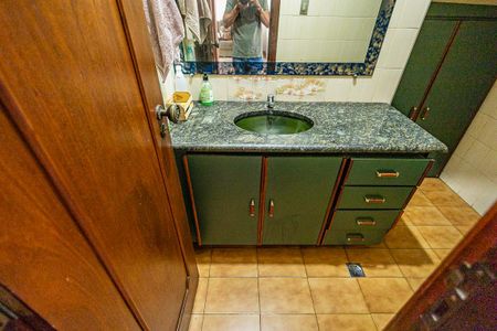 Casa à venda com 500m², 4 quartos e 4 vagas Casa à venda com 500m², 4 quartos e 4 vagasLavabo