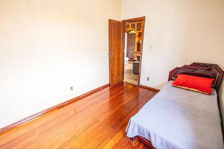 Casa à venda com 500m², 4 quartos e 4 vagas Casa à venda com 500m², 4 quartos e 4 vagasQuarto 1