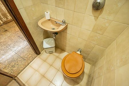 Casa à venda com 500m², 4 quartos e 4 vagas Casa à venda com 500m², 4 quartos e 4 vagasBanheiro de serviço