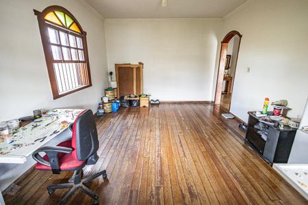 Casa à venda com 500m², 4 quartos e 4 vagas Casa à venda com 500m², 4 quartos e 4 vagasSala