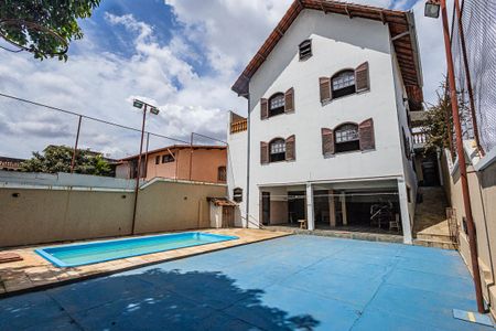 Casa à venda com 500m², 4 quartos e 4 vagas Casa à venda com 500m², 4 quartos e 4 vagasFachada da Casa