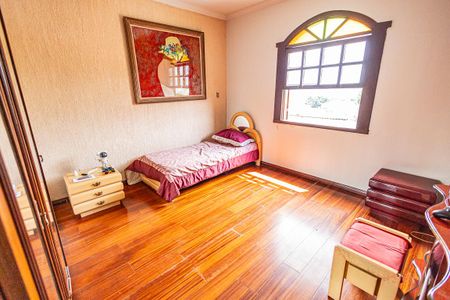 Casa à venda com 500m², 4 quartos e 4 vagas Casa à venda com 500m², 4 quartos e 4 vagasQuarto 4