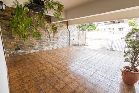 Casa à venda com 500m², 4 quartos e 4 vagas Casa à venda com 500m², 4 quartos e 4 vagasVagas de garagem