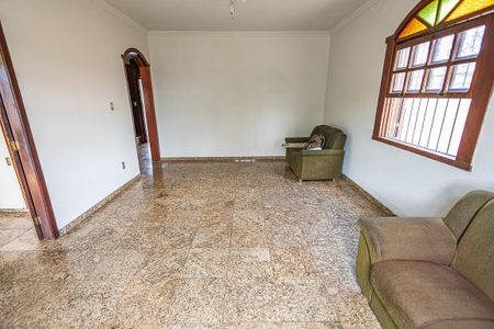 Casa à venda com 500m², 4 quartos e 4 vagas Casa à venda com 500m², 4 quartos e 4 vagasSala 2