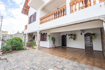 Casa à venda com 500m², 4 quartos e 4 vagas Casa à venda com 500m², 4 quartos e 4 vagasVagas de garagem