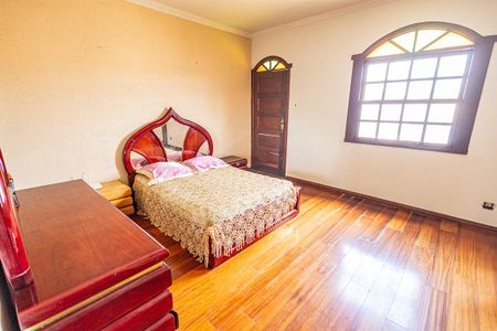 Casa à venda com 500m², 4 quartos e 4 vagas Casa à venda com 500m², 4 quartos e 4 vagasQuarto 2 / suite