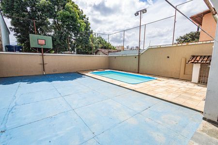 Casa à venda com 500m², 4 quartos e 4 vagas Casa à venda com 500m², 4 quartos e 4 vagasQuintal / piscina