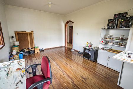 Casa à venda com 500m², 4 quartos e 4 vagas Casa à venda com 500m², 4 quartos e 4 vagasSala