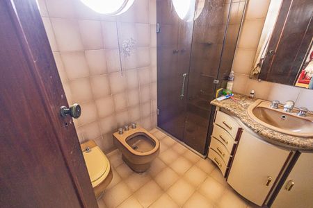 Casa à venda com 500m², 4 quartos e 4 vagas Casa à venda com 500m², 4 quartos e 4 vagasSuite