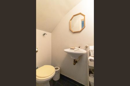 Casa à venda com 168m², 3 quartos e 2 vagasLavabo