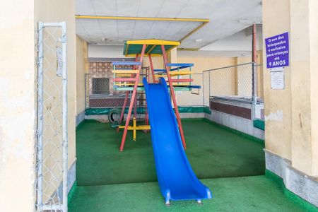 Apartamento à venda com 76m², 2 quartos e 1 vaga Apartamento à venda com 76m², 2 quartos e 1 vagaÁrea Comum - Playground