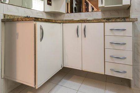 Apartamento à venda com 76m², 2 quartos e 1 vaga Apartamento à venda com 76m², 2 quartos e 1 vagaBanheiro