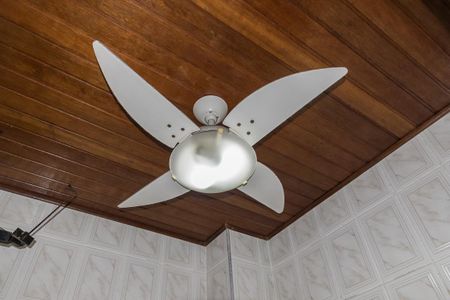 Apartamento à venda com 76m², 2 quartos e 1 vaga Apartamento à venda com 76m², 2 quartos e 1 vagaBanheiro