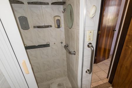 Apartamento à venda com 76m², 2 quartos e 1 vaga Apartamento à venda com 76m², 2 quartos e 1 vagaBanheiro