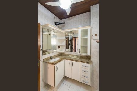Apartamento à venda com 76m², 2 quartos e 1 vaga Apartamento à venda com 76m², 2 quartos e 1 vagaBanheiro