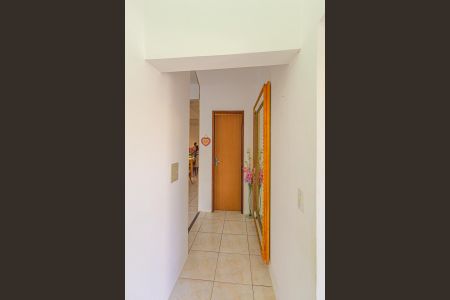 Casa à venda com 410m², 6 quartos e 3 vagas Casa à venda com 410m², 6 quartos e 3 vagasCorredor