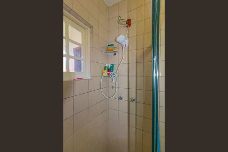 Casa à venda com 410m², 6 quartos e 3 vagas Casa à venda com 410m², 6 quartos e 3 vagasBanheiro 2