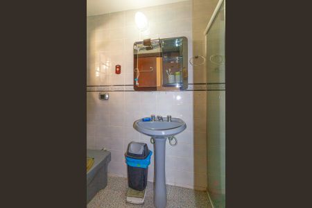 Casa à venda com 410m², 6 quartos e 3 vagas Casa à venda com 410m², 6 quartos e 3 vagasBanheiro 3