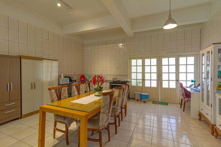 Casa à venda com 410m², 6 quartos e 3 vagas Casa à venda com 410m², 6 quartos e 3 vagasCozinha