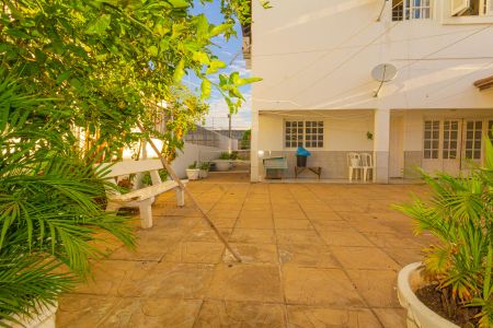 Casa à venda com 410m², 6 quartos e 3 vagas Casa à venda com 410m², 6 quartos e 3 vagasÁrea comum