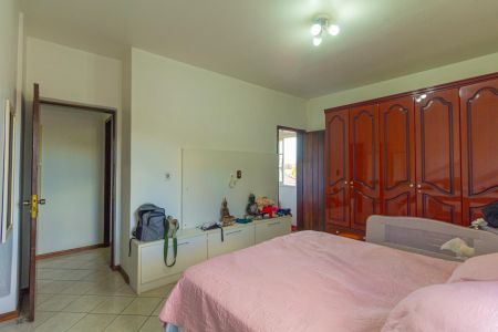 Casa à venda com 410m², 6 quartos e 3 vagas Casa à venda com 410m², 6 quartos e 3 vagasQuarto 3