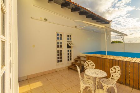 Casa à venda com 410m², 6 quartos e 3 vagas Casa à venda com 410m², 6 quartos e 3 vagasTerraço