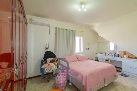 Casa à venda com 410m², 6 quartos e 3 vagas Casa à venda com 410m², 6 quartos e 3 vagasQuarto 3