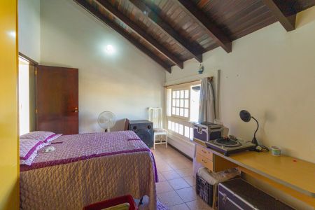 Casa à venda com 410m², 6 quartos e 3 vagas Casa à venda com 410m², 6 quartos e 3 vagasQuarto 4