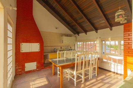 Casa à venda com 410m², 6 quartos e 3 vagas Casa à venda com 410m², 6 quartos e 3 vagasSala de Jantar