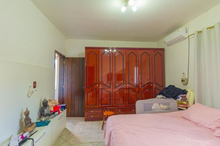 Casa à venda com 410m², 6 quartos e 3 vagas Casa à venda com 410m², 6 quartos e 3 vagasQuarto 3