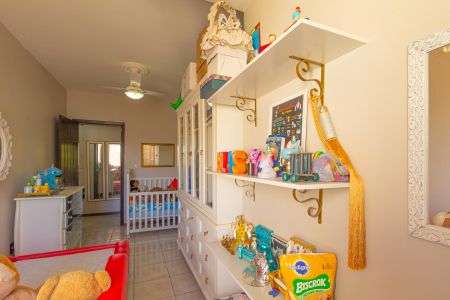 Casa à venda com 410m², 6 quartos e 3 vagas Casa à venda com 410m², 6 quartos e 3 vagasQuarto 2