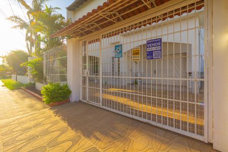 Casa à venda com 410m², 6 quartos e 3 vagas Casa à venda com 410m², 6 quartos e 3 vagasFachada/Placa