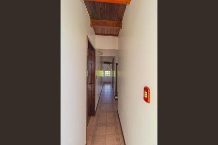 Casa à venda com 410m², 6 quartos e 3 vagas Casa à venda com 410m², 6 quartos e 3 vagasCorredor