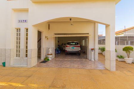 Casa à venda com 410m², 6 quartos e 3 vagas Casa à venda com 410m², 6 quartos e 3 vagasÁrea comum