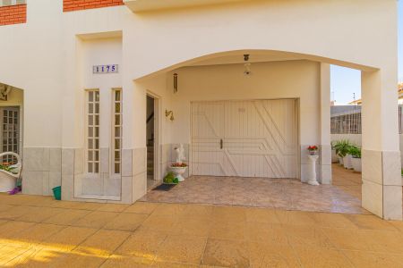 Casa à venda com 410m², 6 quartos e 3 vagas Casa à venda com 410m², 6 quartos e 3 vagasÁrea comum