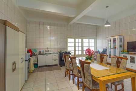 Casa à venda com 410m², 6 quartos e 3 vagas Casa à venda com 410m², 6 quartos e 3 vagasCozinha