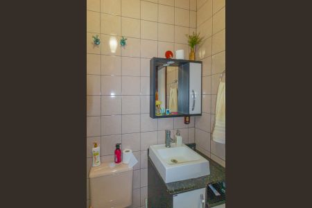 Casa à venda com 410m², 6 quartos e 3 vagas Casa à venda com 410m², 6 quartos e 3 vagasBanheiro 2