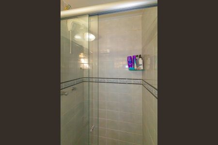 Casa à venda com 410m², 6 quartos e 3 vagas Casa à venda com 410m², 6 quartos e 3 vagasBanheiro 3