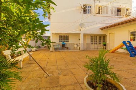 Casa à venda com 410m², 6 quartos e 3 vagas Casa à venda com 410m², 6 quartos e 3 vagasÁrea comum