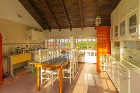 Casa à venda com 410m², 6 quartos e 3 vagas Casa à venda com 410m², 6 quartos e 3 vagasSala de Jantar