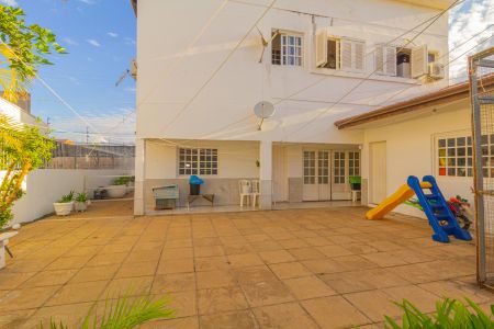 Casa à venda com 410m², 6 quartos e 3 vagas Casa à venda com 410m², 6 quartos e 3 vagasÁrea comum