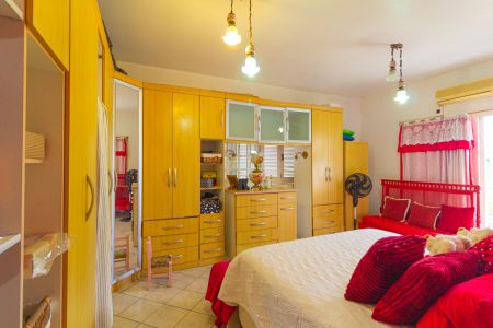 Casa à venda com 410m², 6 quartos e 3 vagas Casa à venda com 410m², 6 quartos e 3 vagasSuíte