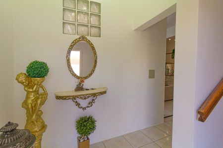 Casa à venda com 410m², 6 quartos e 3 vagas Casa à venda com 410m², 6 quartos e 3 vagasCorredor