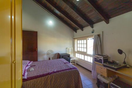 Casa à venda com 410m², 6 quartos e 3 vagas Casa à venda com 410m², 6 quartos e 3 vagasQuarto 4