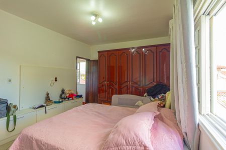 Casa à venda com 410m², 6 quartos e 3 vagas Casa à venda com 410m², 6 quartos e 3 vagasQuarto 3