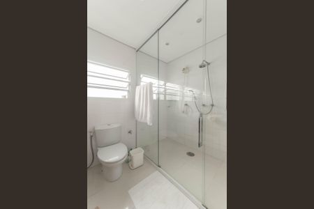 Casa à venda com 270m², 2 quartos e 3 vagas Casa à venda com 270m², 2 quartos e 3 vagasBanheiro da Suíte