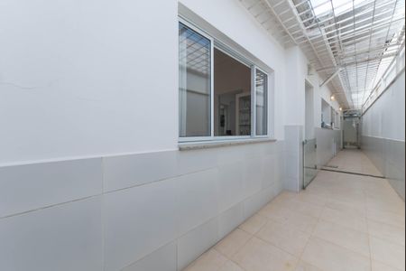 Casa à venda com 270m², 2 quartos e 3 vagas Casa à venda com 270m², 2 quartos e 3 vagasQuintal