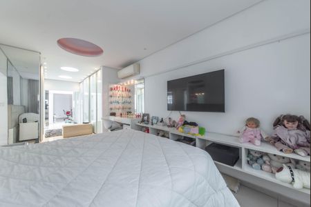 Casa à venda com 270m², 2 quartos e 3 vagas Casa à venda com 270m², 2 quartos e 3 vagasSuíte